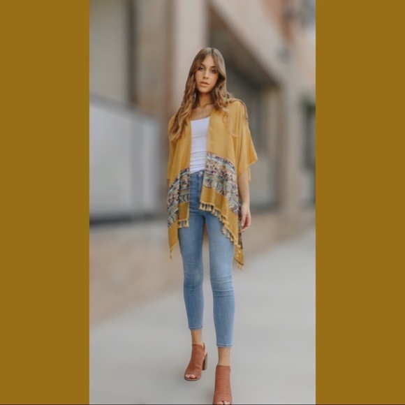 🇺🇸SALE🇺🇸Mustard Boho Embroidered Tassel Kimono - Picture 6 of 7